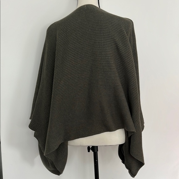 Olive Green Women's Sweater - Picture 2 of 4
